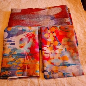 Queen multi colored duvet cover with 2 pillow shams